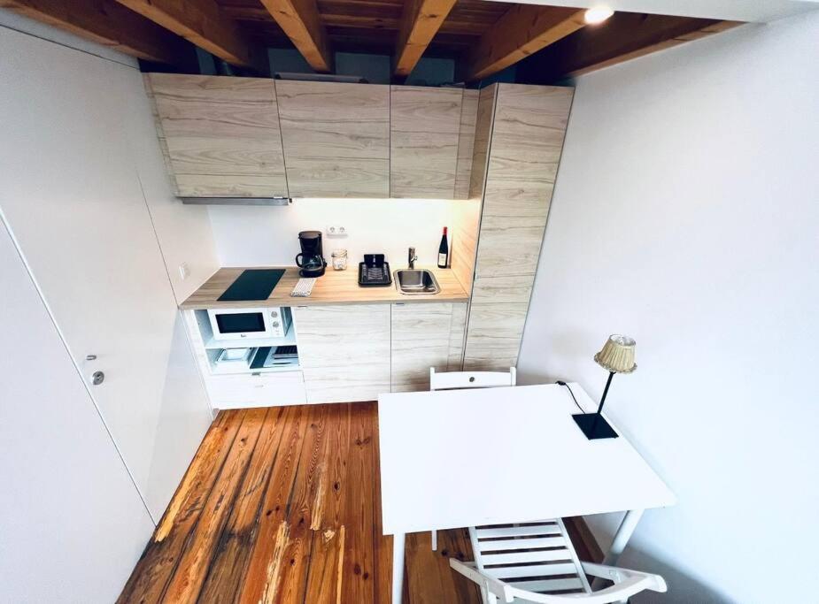 Lovely Mezzanino Close To Lx Factory * Lisbon
